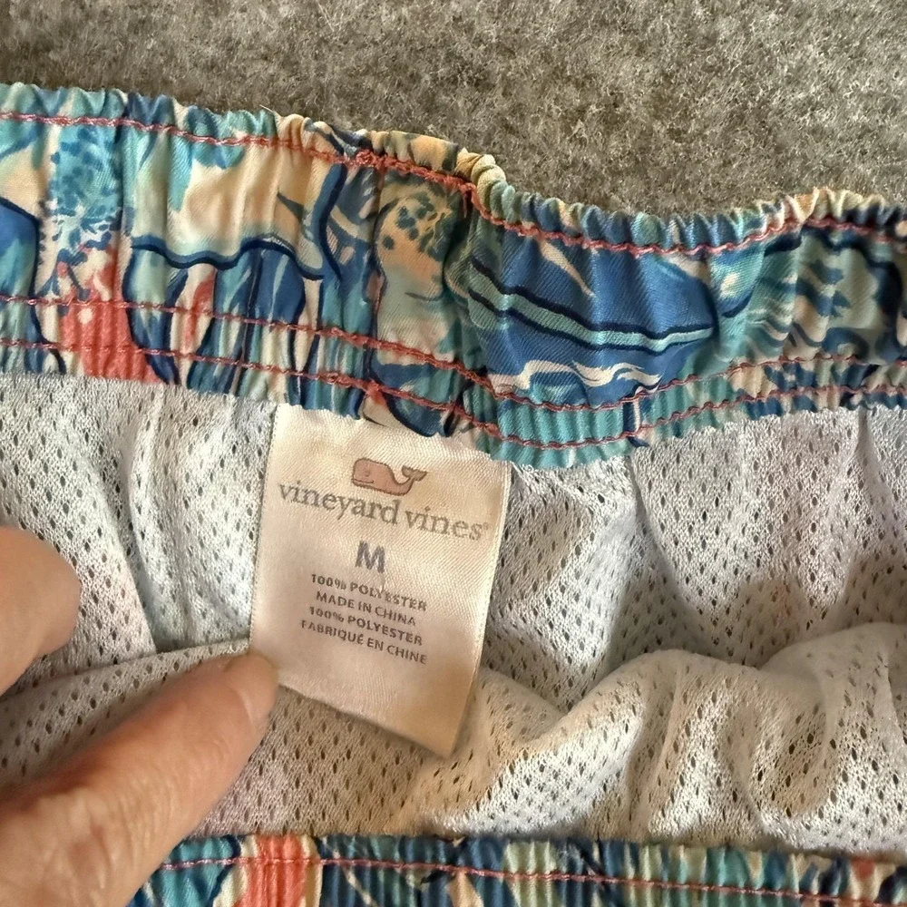 Vineyard Vines Shorts Mens Medium Blue Pink‎ Floral Swim Trunks Mesh Lined